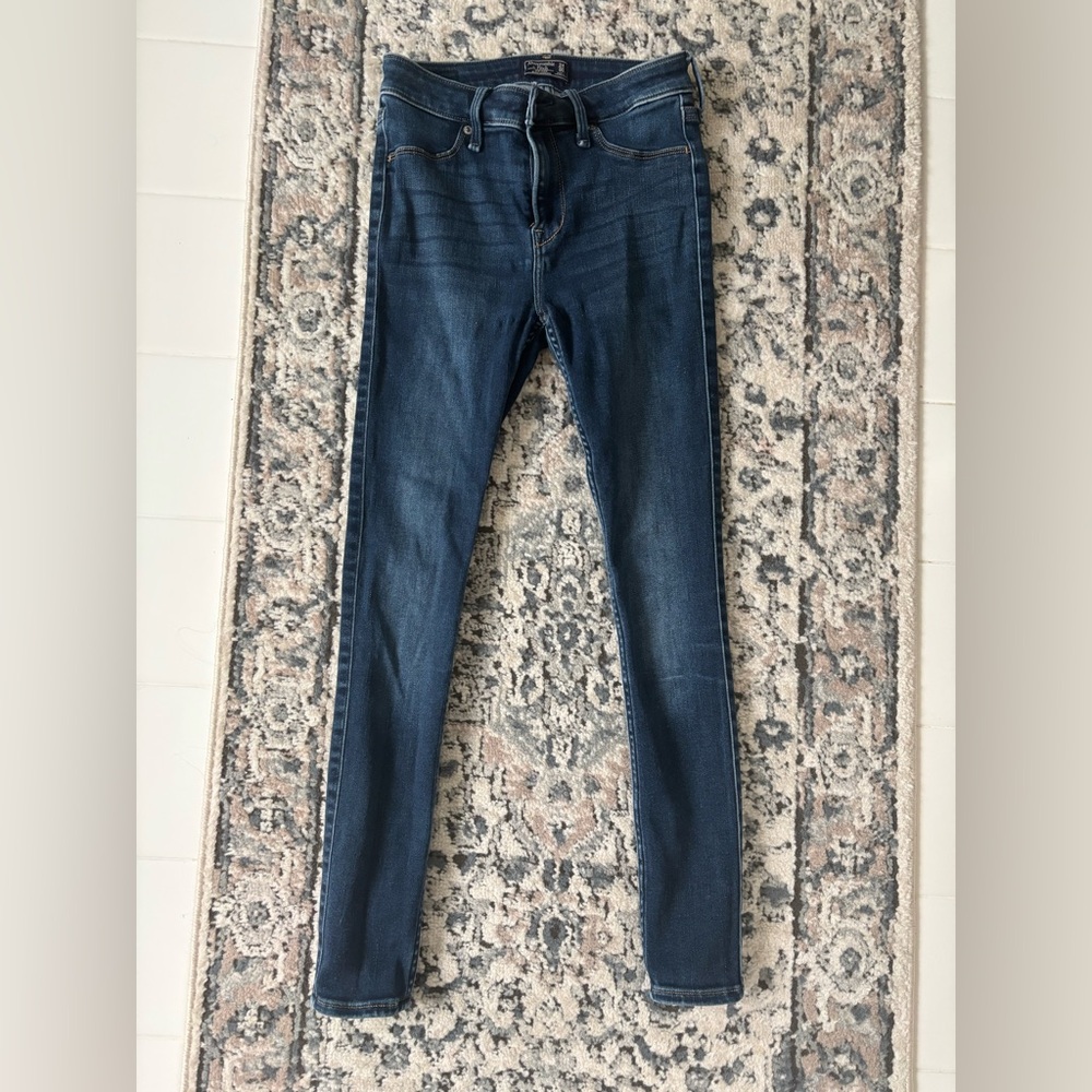 Abercrombie and Fitch mid rise Jean legging